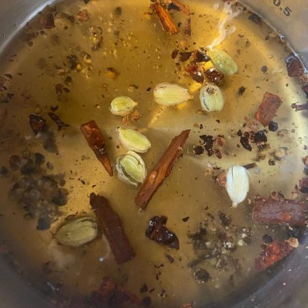 طرز تهیه چای ماسالا با شیر