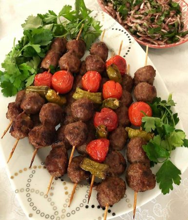 طرز تهیه کباب قلقلی تابه ای با سیخ چوبی