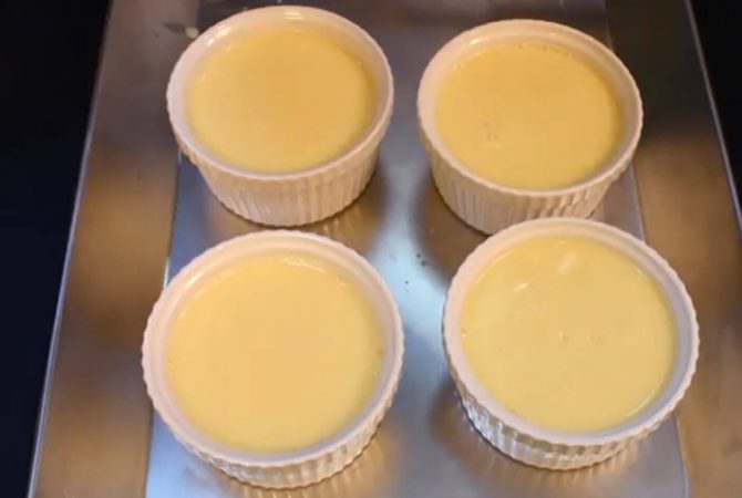 طرز تهیه کرم کارامل روی گاز