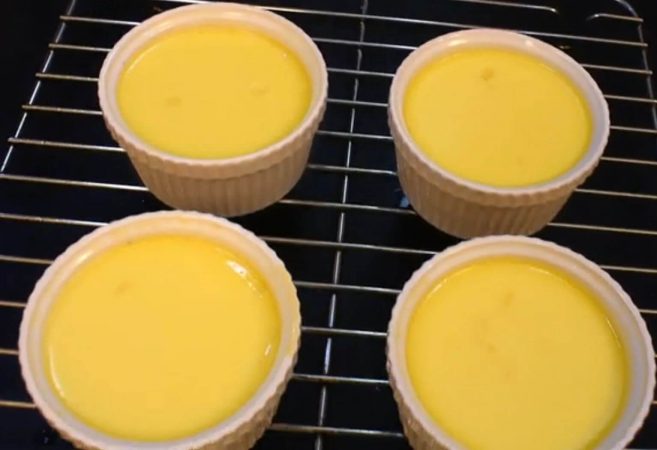 طرز تهیه دسر کرم کارامل بدون فر