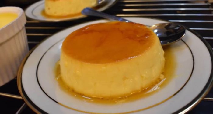 طرز تهیه کرم کارامل ساده و خانگی