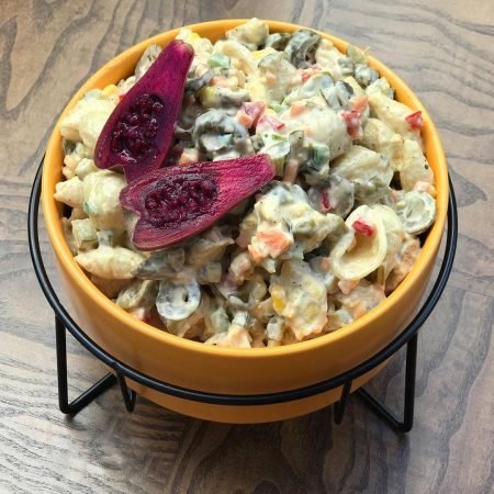 طرز تهیه سالاد ماکارونی با مرغ ریش ریش (سالاد چیکن پاستا)