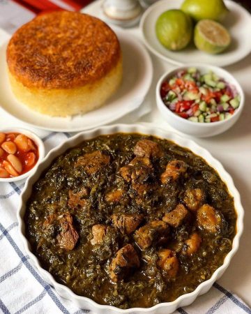 طرز تهیه خورشت آلو اسفناج با گوشت قرمز تکه ای