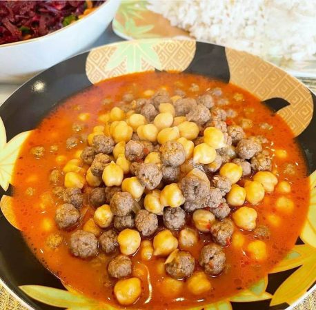 طرز تهیه خورش نخود آبگوشتی با گوشت قلقلی