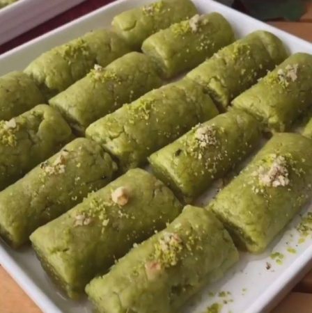 طرز تهیه شیرینی اسفناج