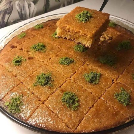 طرز تهیه کیک بسبوسه مصری با آرد سمولینا خوشمزه و خانگی