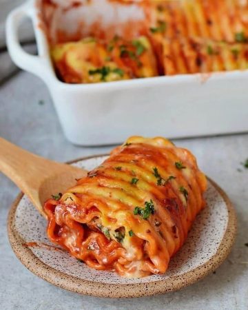 طرز تهیه لازانیا رولی با اسفناج و قارچ بدون گوشت