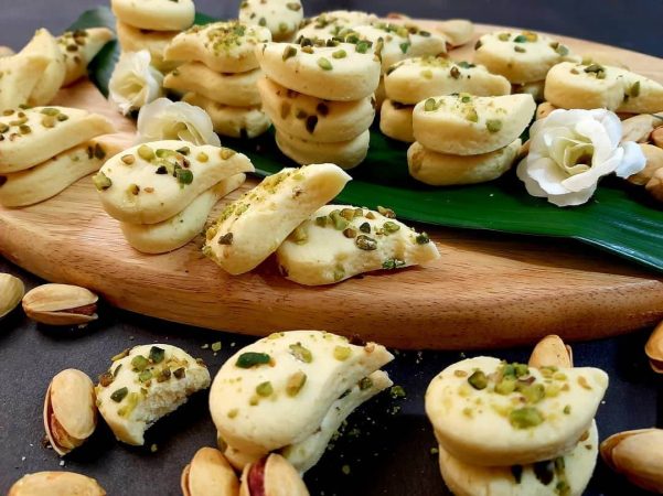 طرز تهیه شیرینی پنیری ساده با روغن مایع و پیمانه