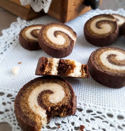 طرز تهیه بیسکویت سه رنگ