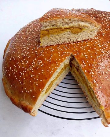 طرز تهیه نان حلوایی مغزدار
