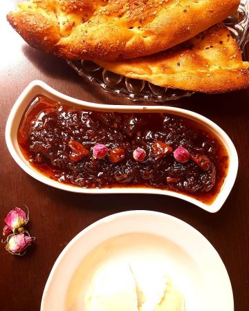 طرز تهیه مربای گل قند آفتابی