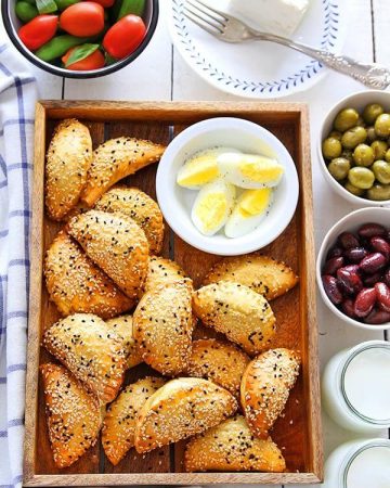 طرز تهیه بورک صبحانه ترکیه