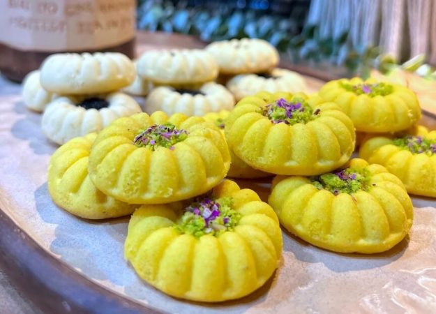 طرز تهیه شیرینی آب دندون مازندران